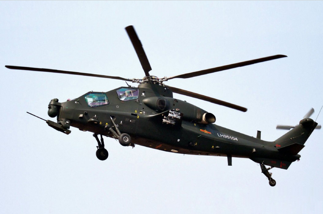 武直10攻击直升机在珠海航展上做特技飞行表演
